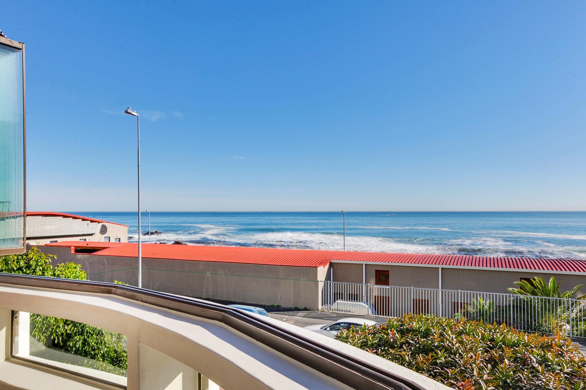 Backup Powered Sea View Apartment On The Promenade Cape Town Exterior photo